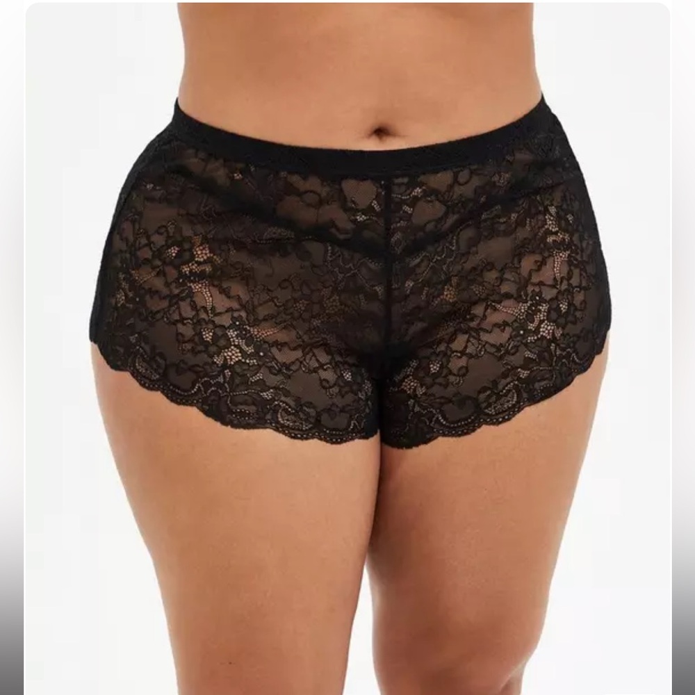 NWT Torrid Lace Shorts